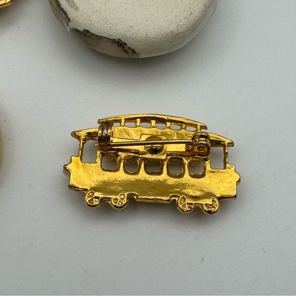 Vintage 70s 80s brooch pin lot Avon Gold Toned Craft Clip Bonus - Picture 5 of 9